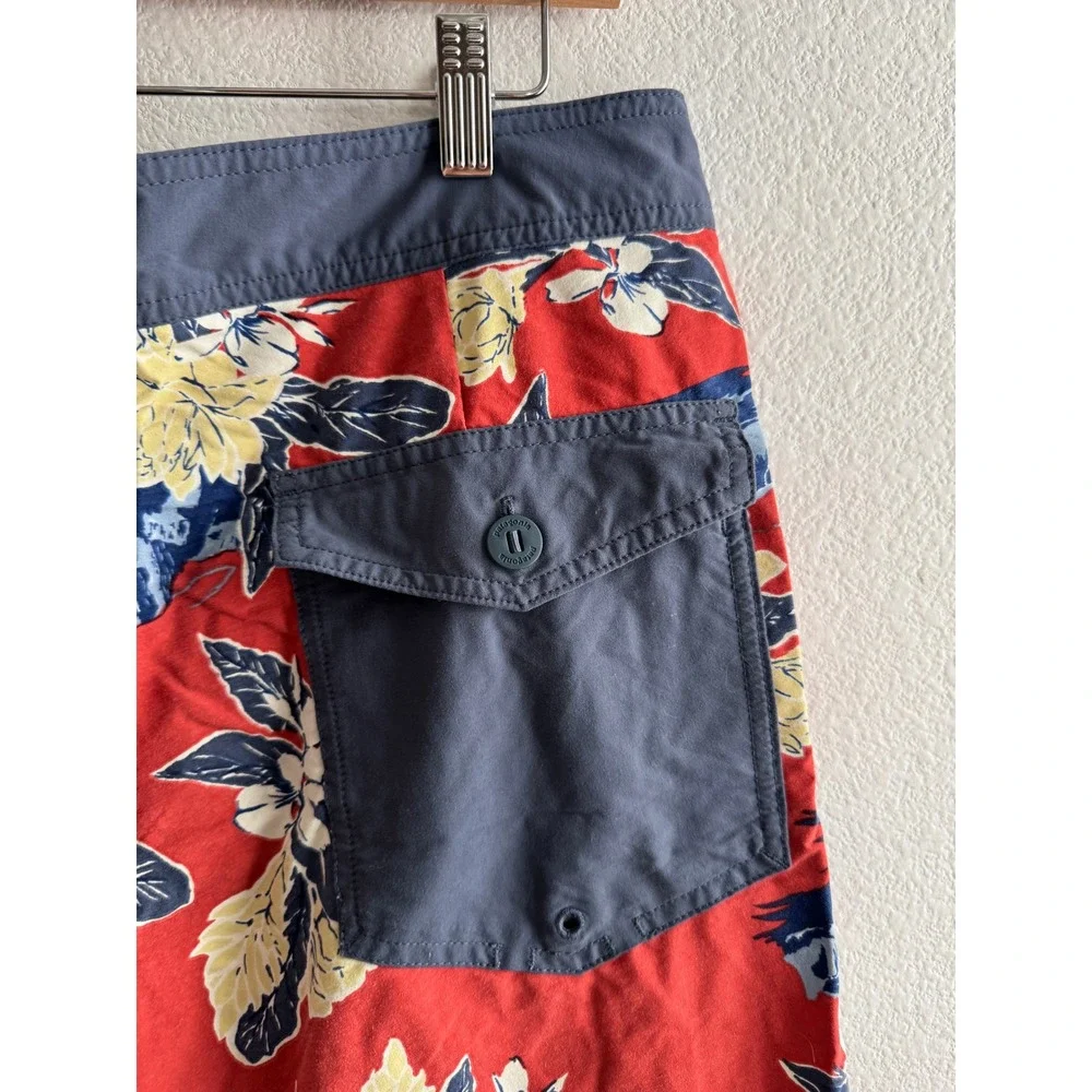 Patagonia Mens 36 Red Floral Tropical Board Shorts Swim Trunks Size 36